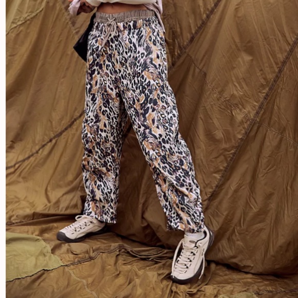 Free People Pants - Free People Game Day Printed Pants in Faded Leopard Combo sz medium NWT